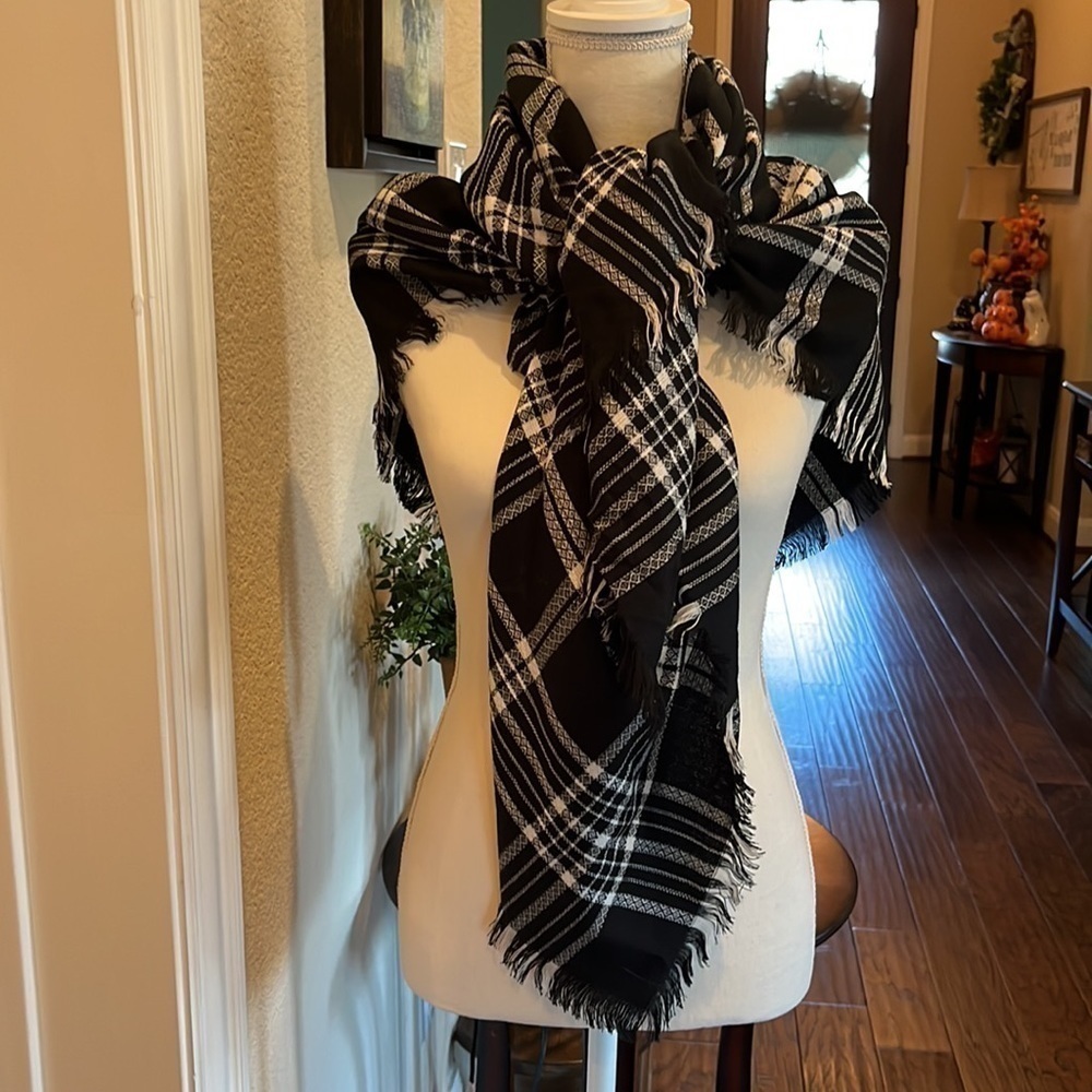 Amanda Smith Black and White Plaid Scarf. 48” x 48”